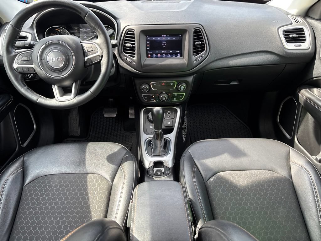 Used 2019 Jeep Compass Latitude w/ Cold Weather Group AWD/4WD image 17