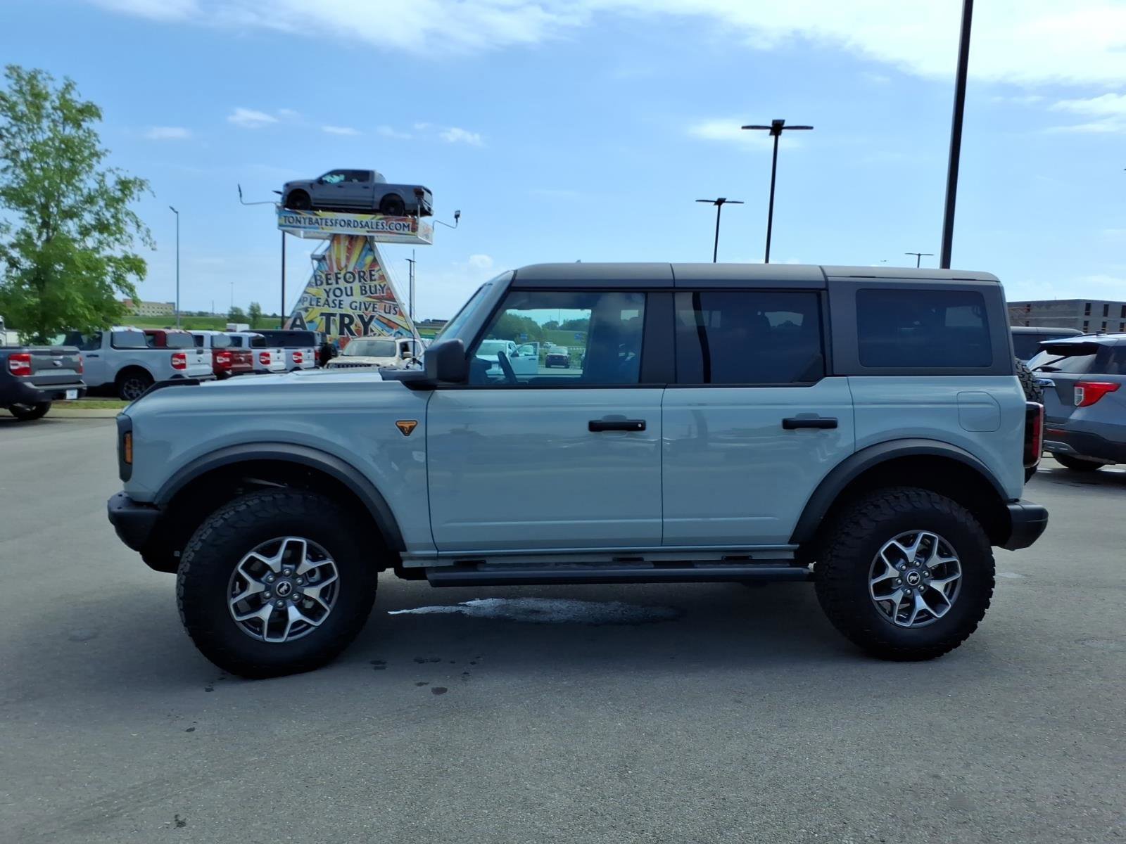 Certified 2024 Ford Bronco Badlands image 6