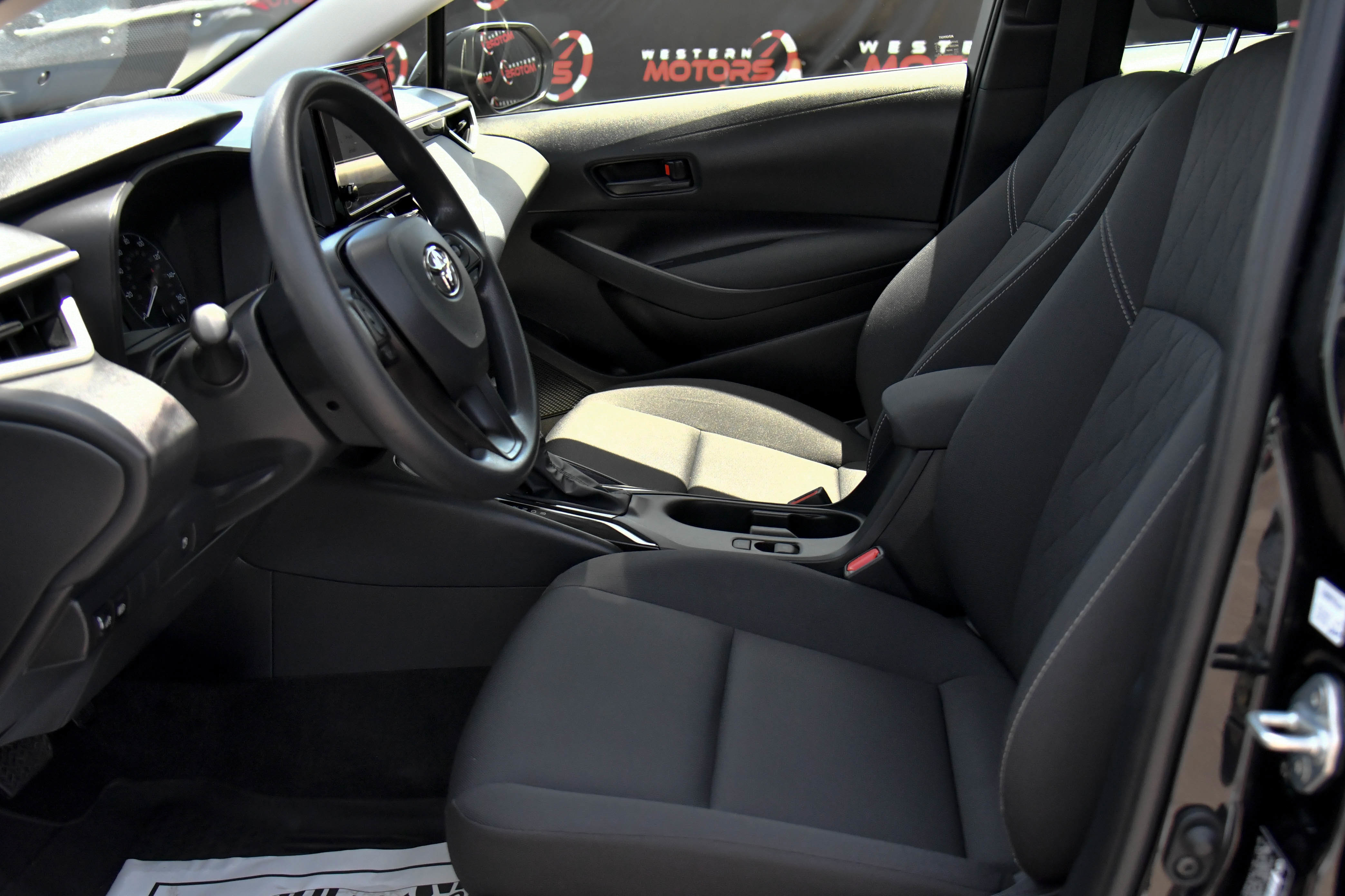 Used 2025 Toyota Corolla LE w/ Convenience Package FWD image 16