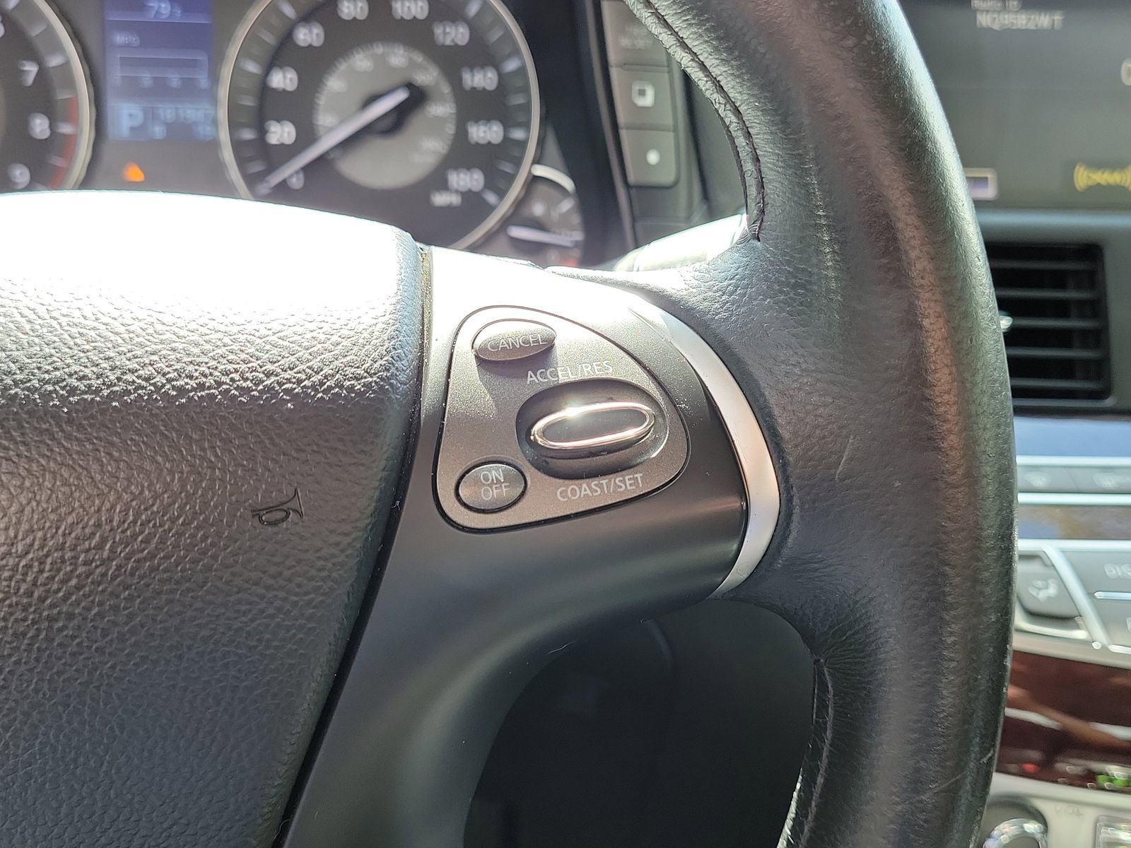 Used 2012 INFINITI M37 x w/ Premium Pkg AWD/4WD image 16