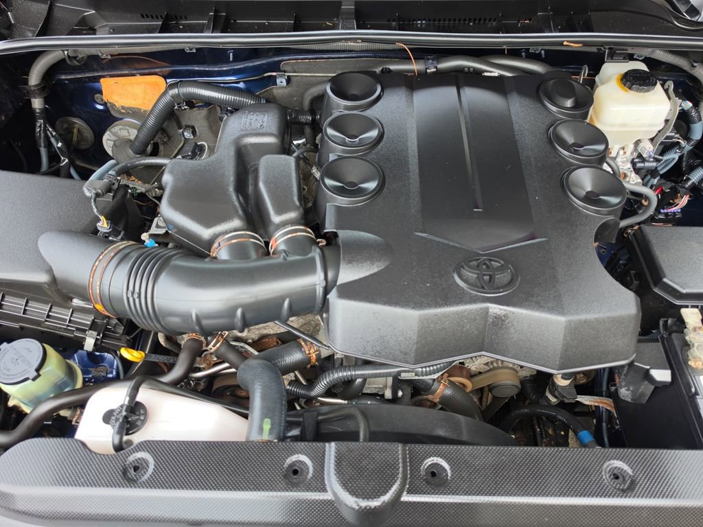 Used 2015 Toyota 4Runner SR5 AWD/4WD image 14