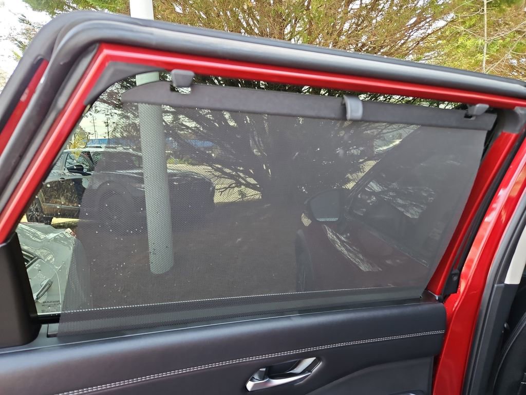 Used 2025 Nissan Pathfinder Platinum image 35