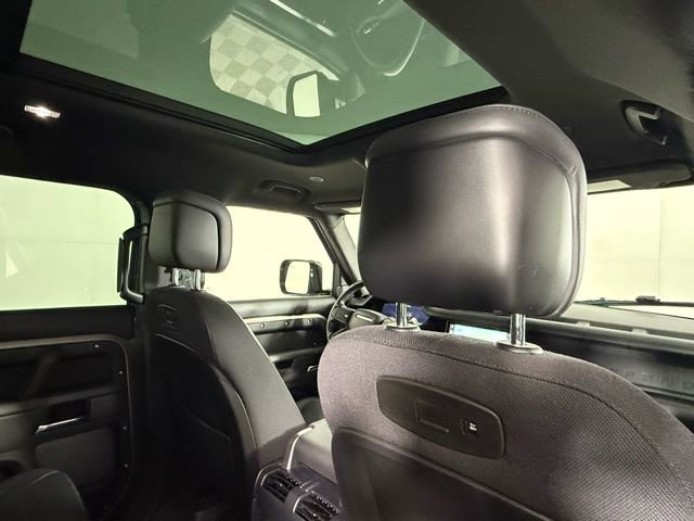 Used 2021 Land Rover Defender 110 X image 29