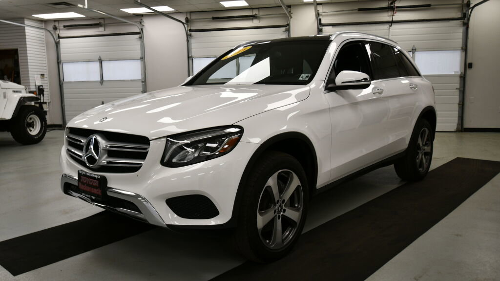 Used 2019 Mercedes-Benz GLC 300 4MATIC image 3