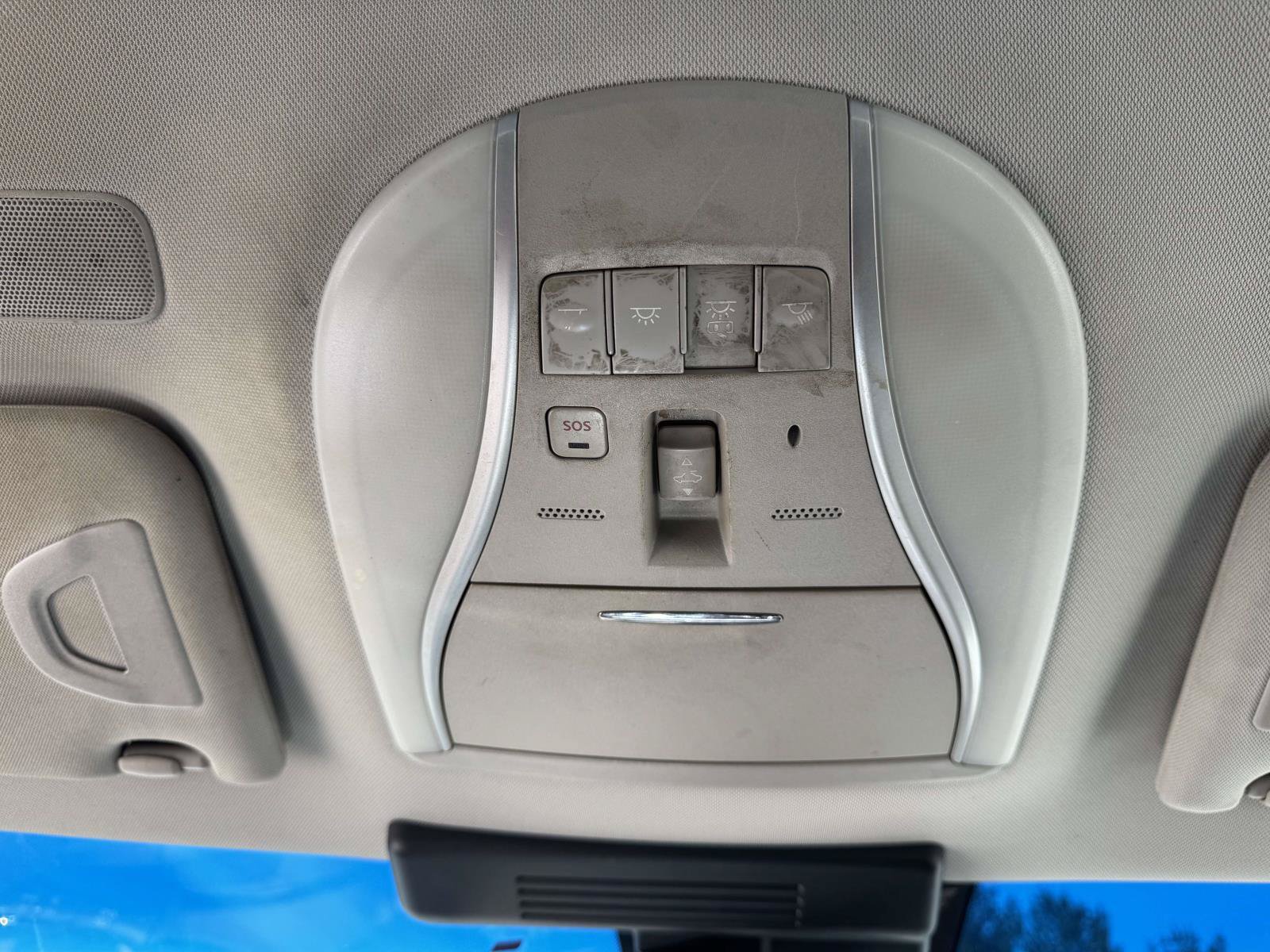 Used 2019 INFINITI Q70 Luxe AWD/4WD image 31
