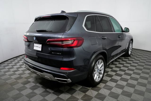 Used 2022 BMW X5 xDrive45e w/ Executive Package AWD/4WD image 2