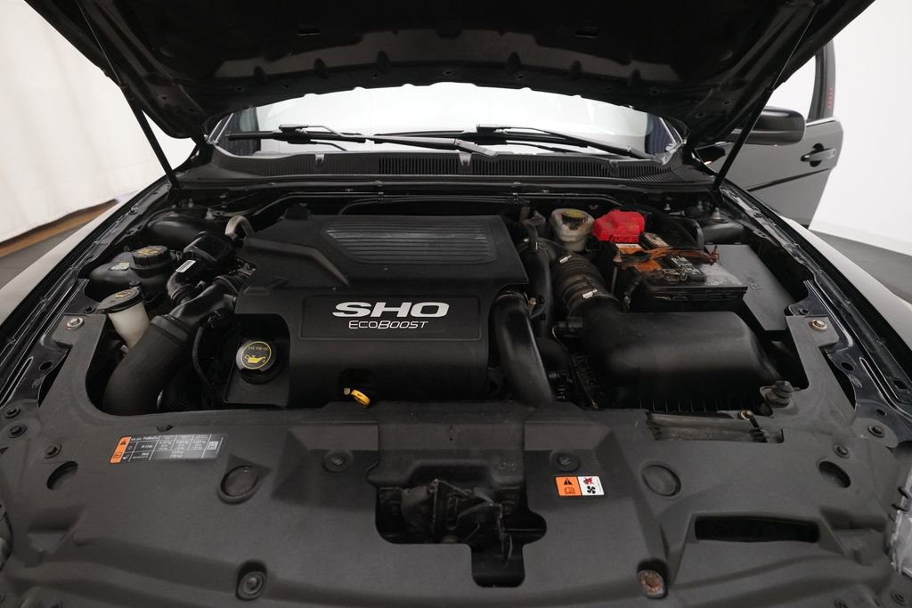 Used 2017 Ford Taurus SHO AWD/4WD image 3