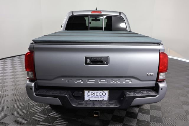 Used 2017 Toyota Tacoma TRD Sport w/ Premium & Technology Package image 7