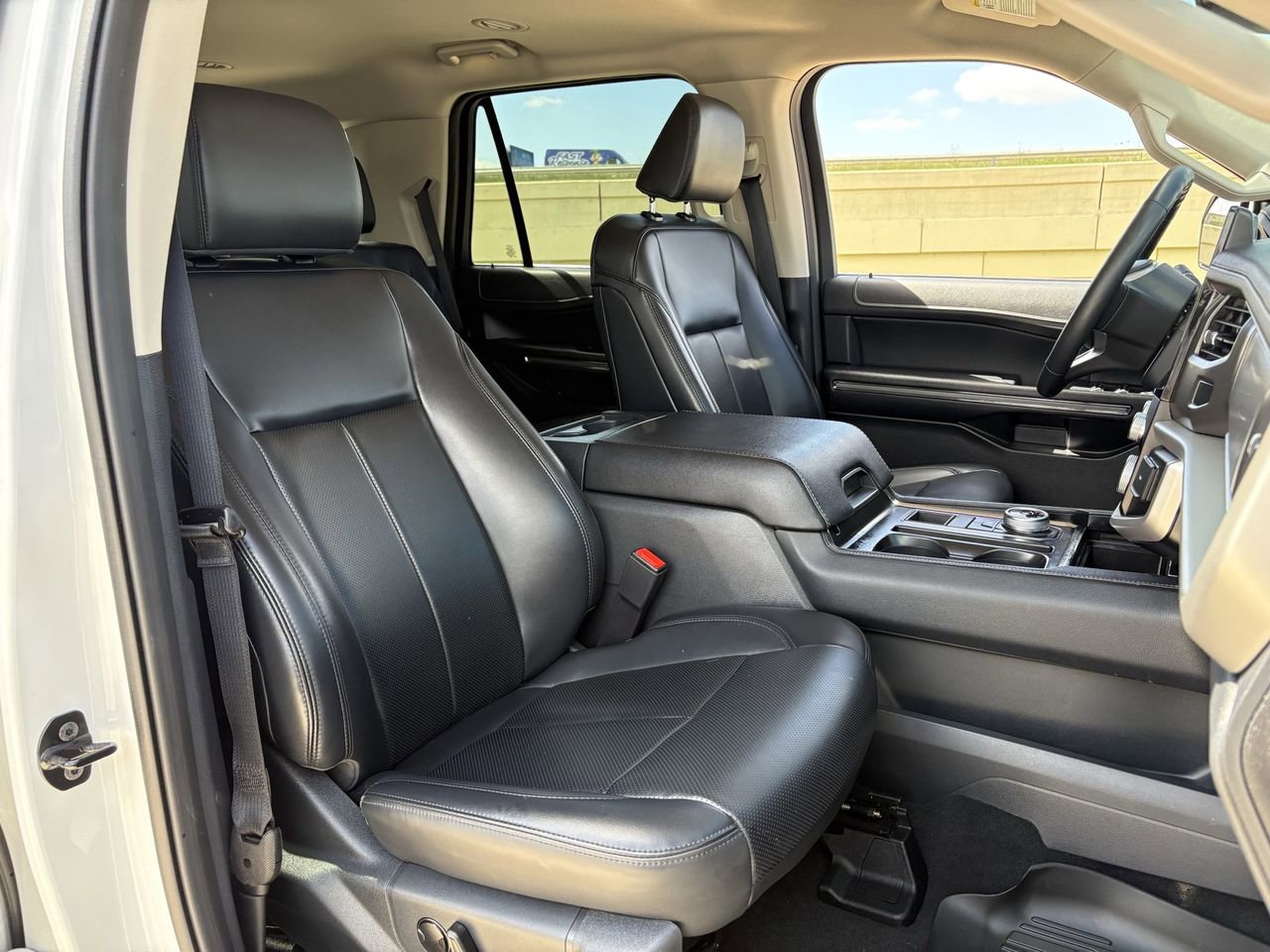 Used 2024 Ford Expedition XLT RWD image 32