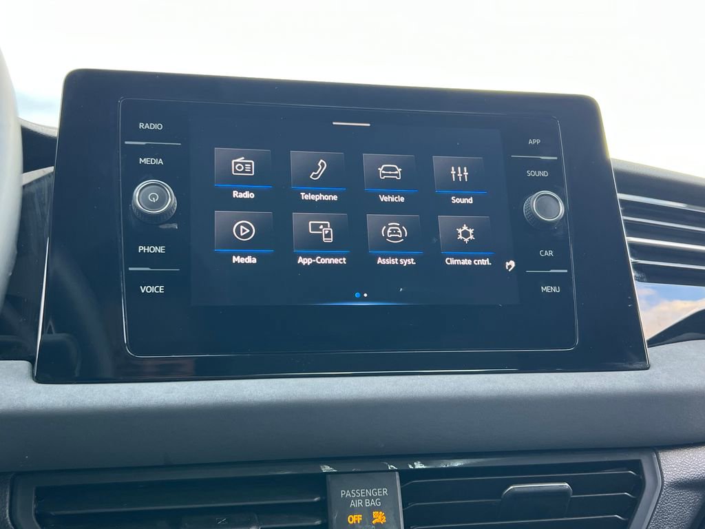 Used 2025 Volkswagen Jetta SE FWD image 21