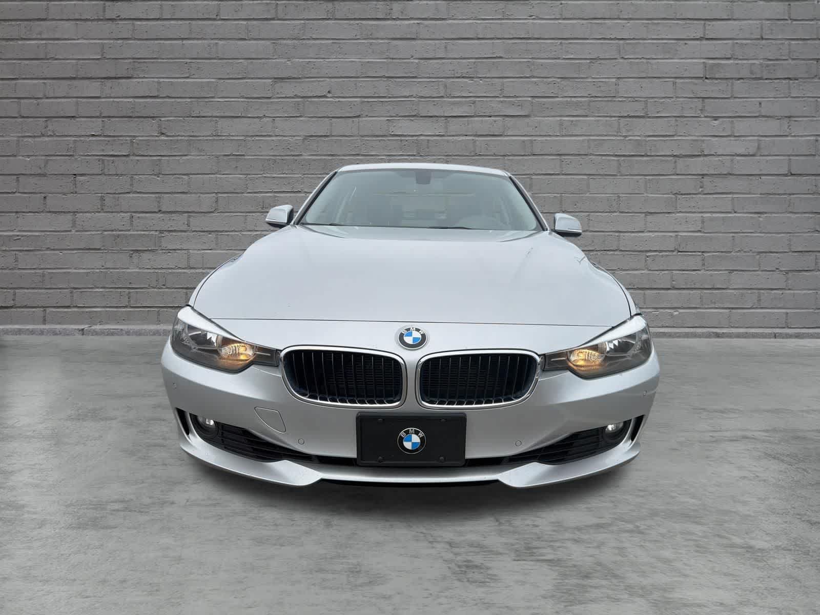 Used 2015 BMW 328i xDrive Sedan AWD/4WD image 2
