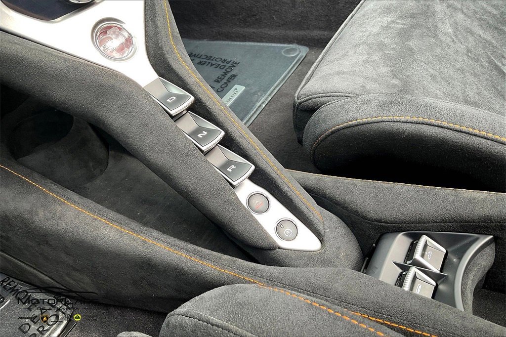 Used 2024 McLaren 750S Spider image 16