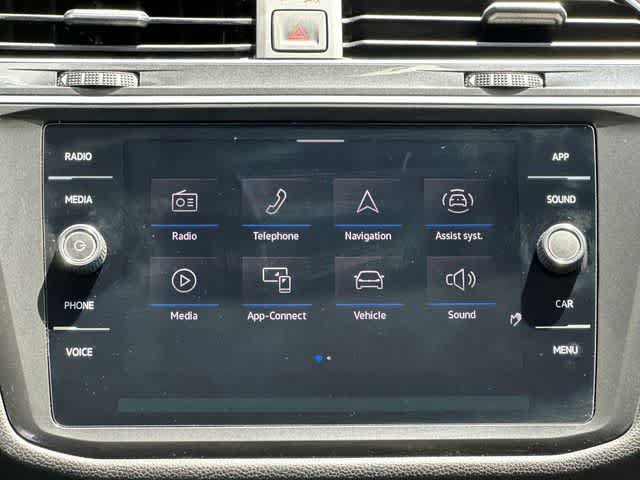 Used 2022 Volkswagen Tiguan SE AWD/4WD image 13