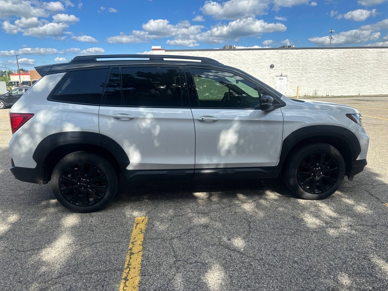 Used 2022 Honda Passport Elite image 14