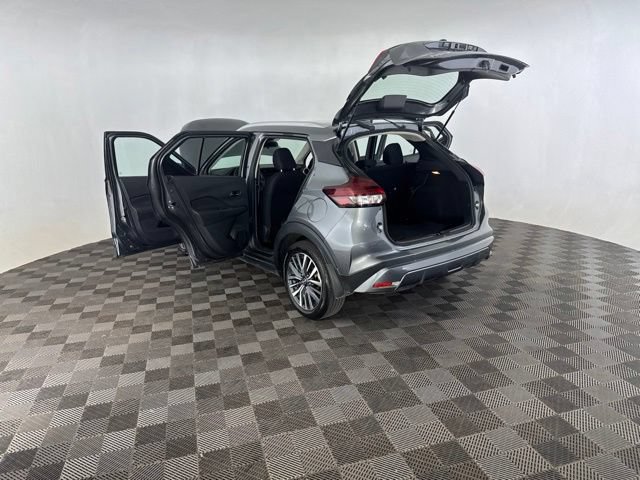 Used 2023 Nissan Kicks SV FWD image 16