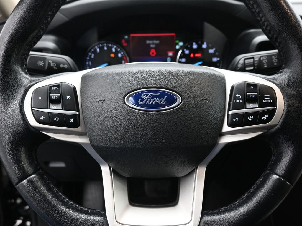 Used 2022 Ford Explorer XLT image 12