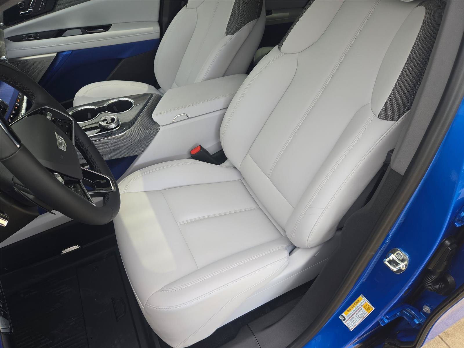 New 2026 Cadillac Optiq Luxury 1 w/ LPO, Floor Liner Package AWD/4WD image 11