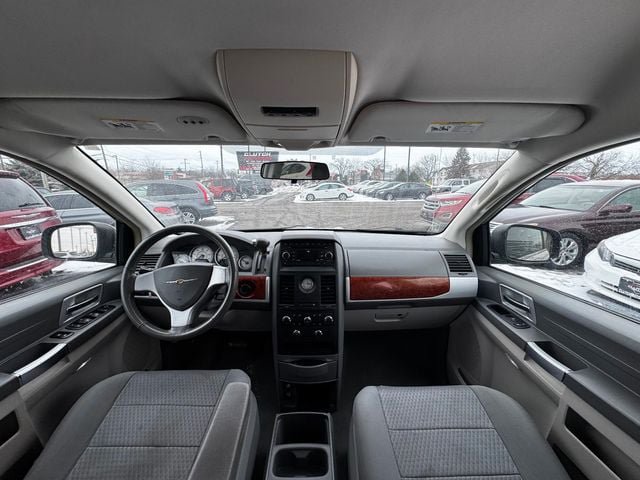 Used 2008 Chrysler Town & Country Touring w/ Flexible Seating Group FWD image 24