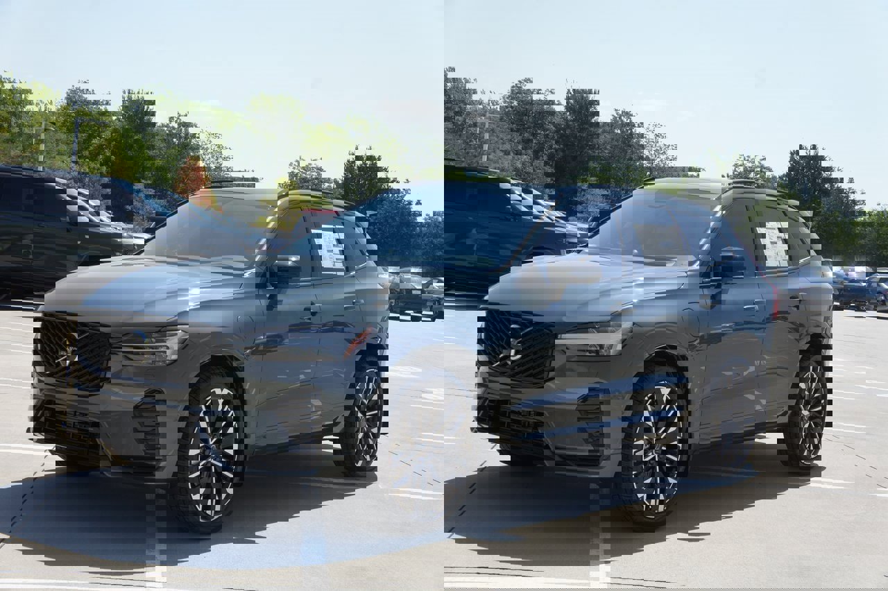 New 2026 Volvo XC60 T8 Ultra w/ Protection Package Premier image 2