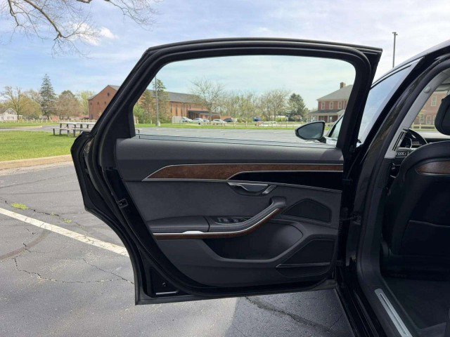 Certified 2022 Audi A8 L 3.0T AWD/4WD image 21