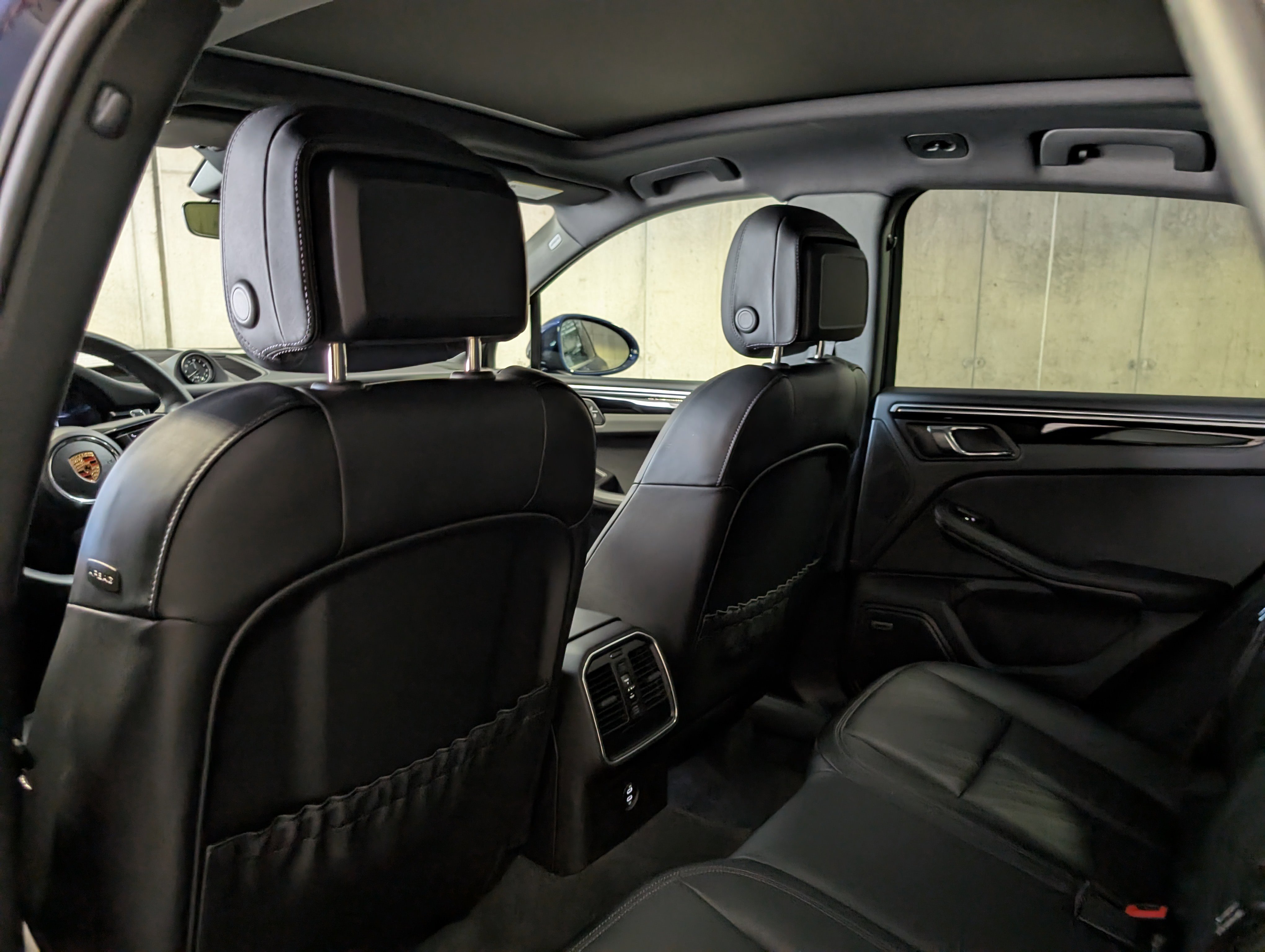 Certified 2024 Porsche Macan image 26