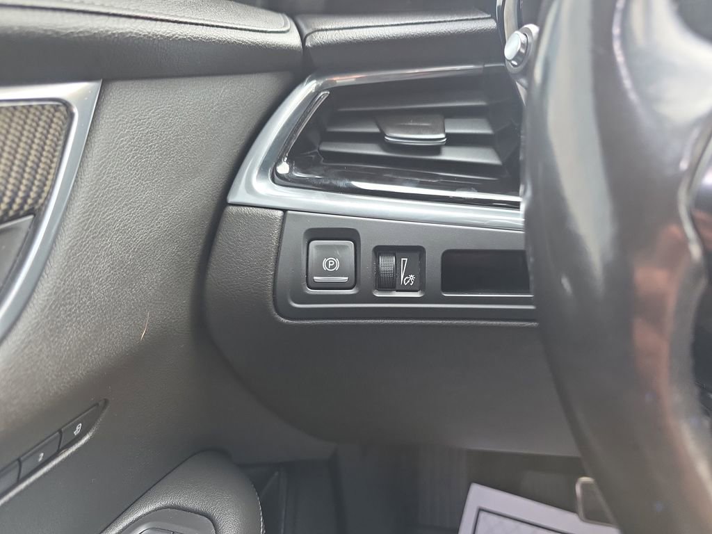 Used 2020 Cadillac XT6 Sport image 16