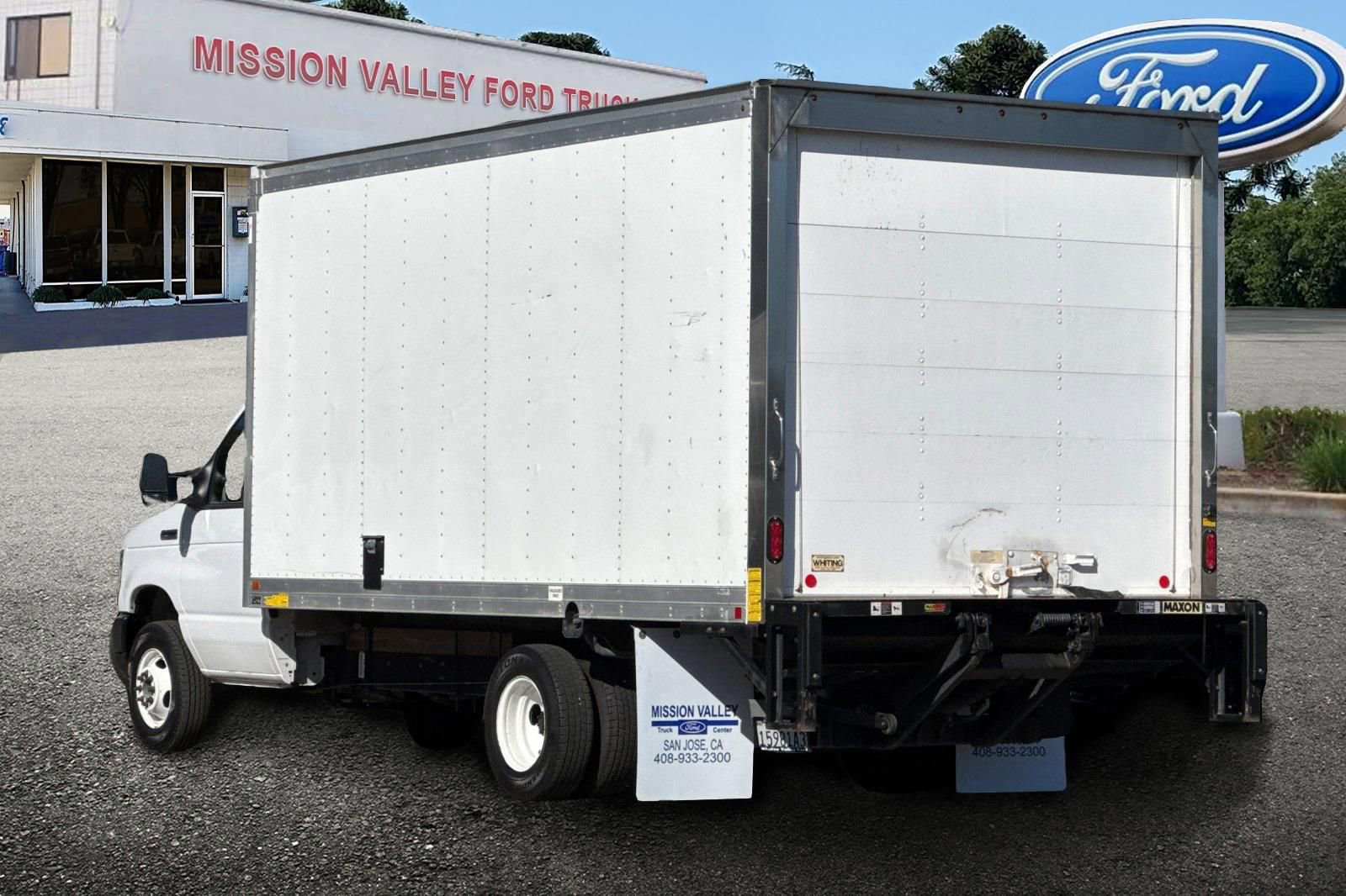 Used 2019 Ford E-450 and Econoline 450 Super Duty w/ Power Windows & Locks Group RWD image 6