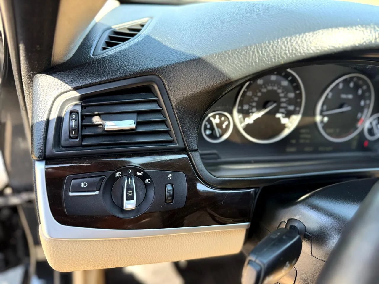 Used 2013 BMW 528i Sedan RWD image 29