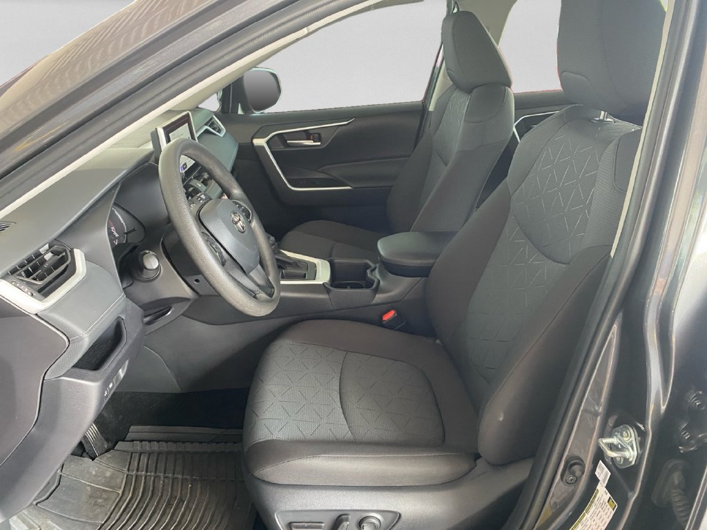 Used 2025 Toyota RAV4 XLE FWD image 19
