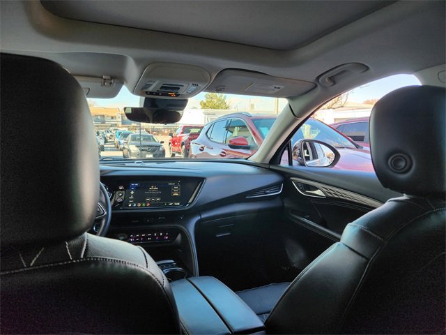 Used 2022 Buick Envision Avenir w/ Technology Package II image 16