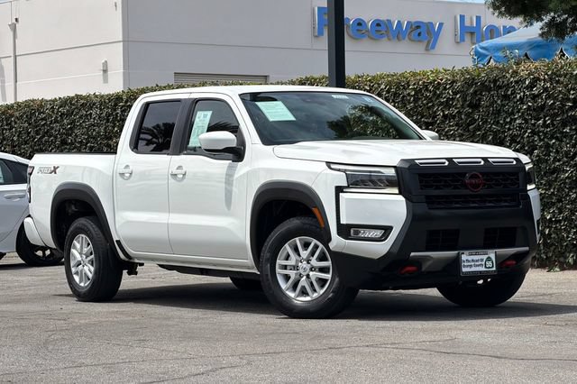 Used 2025 Nissan Frontier Pro-X RWD image 2