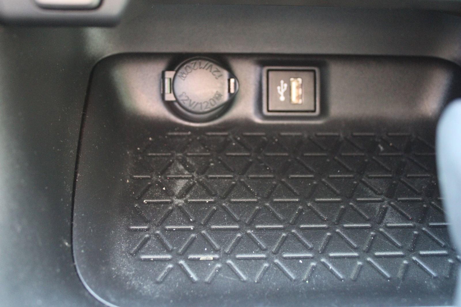 Used 2024 Toyota RAV4 XLE AWD/4WD image 36