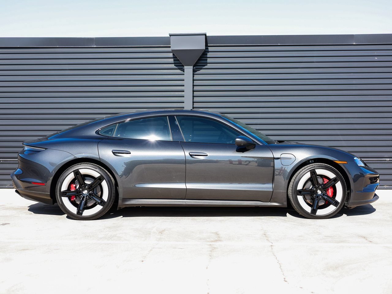 Used 2025 Porsche Taycan 4S AWD/4WD image 8