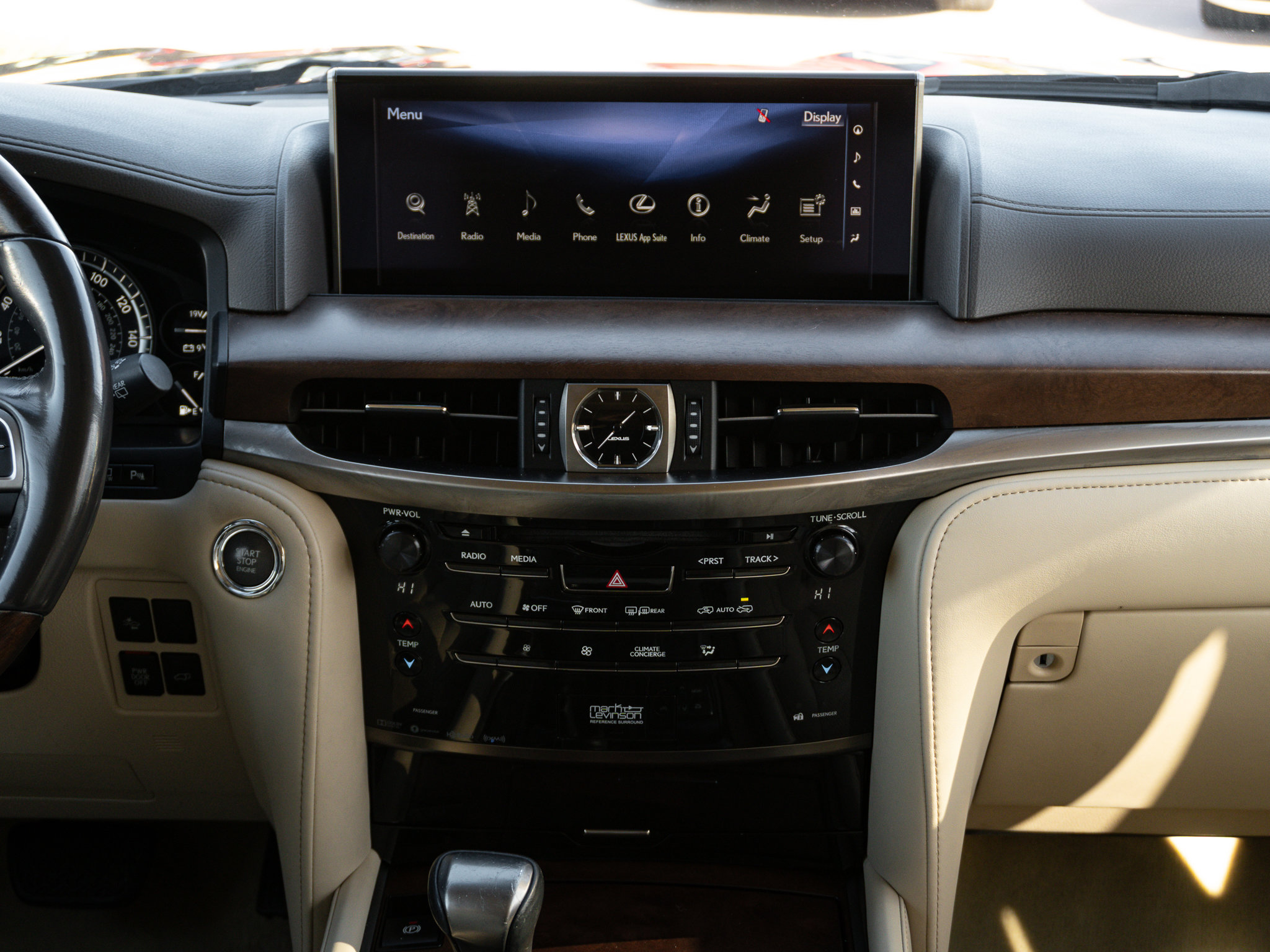 Used 2018 Lexus LX 570 4WD w/ Luxury Package image 28