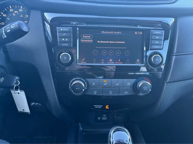 Used 2018 Nissan Rogue S image 22