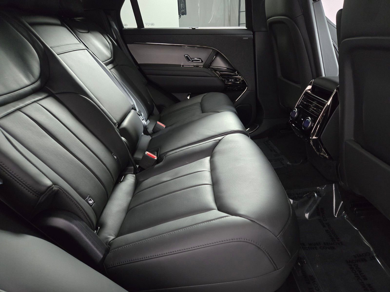 New 2026 Land Rover Range Rover Sport Dynamic SE AWD/4WD image 17