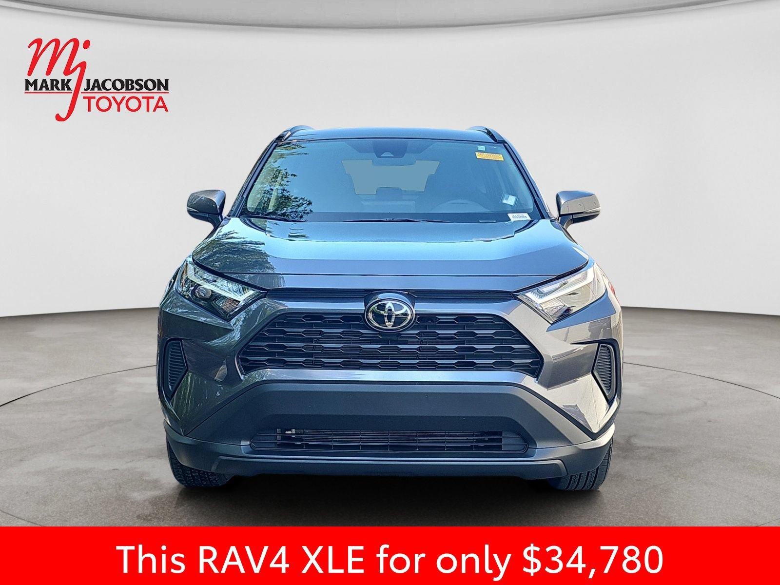 Used 2025 Toyota RAV4 XLE FWD image 3