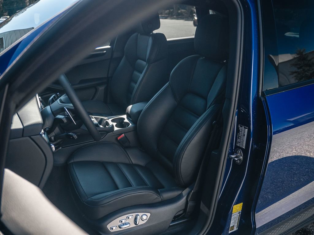 New 2026 Porsche Macan image 5
