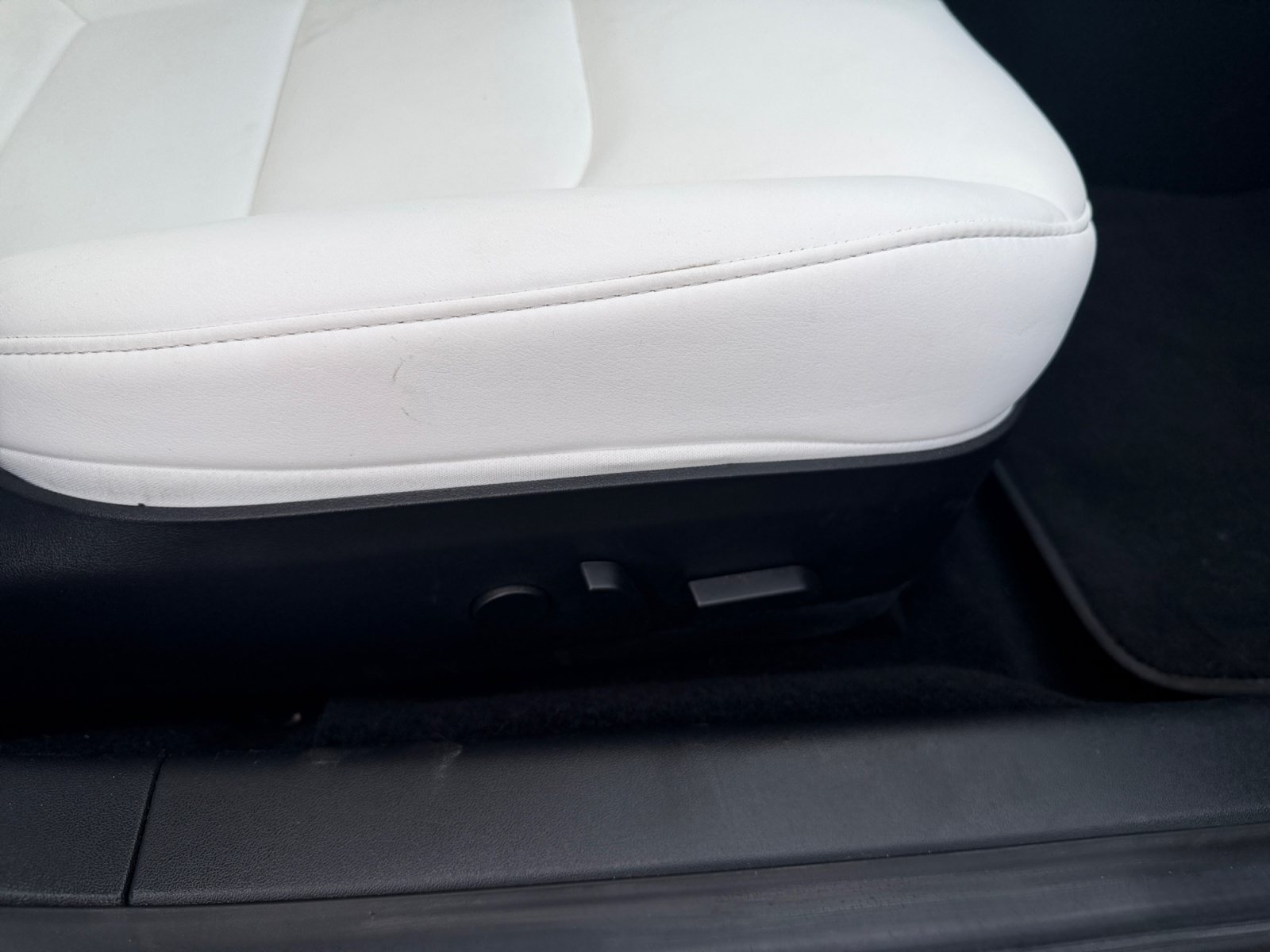 Used 2019 Tesla Model 3 Long Range AWD/4WD image 31