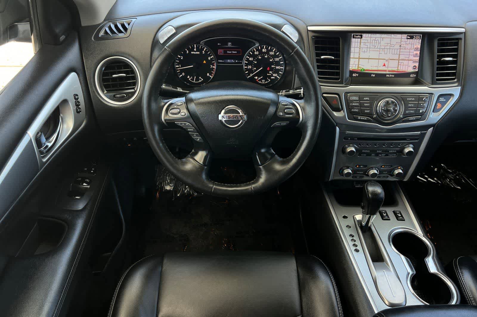Used 2020 Nissan Pathfinder SL FWD image 16
