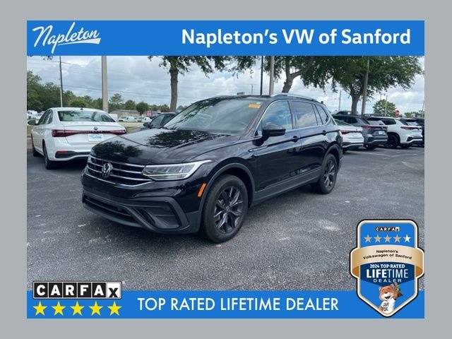 Used 2024 Volkswagen Tiguan SE w/ Panoramic Sunroof Package AWD/4WD image 1