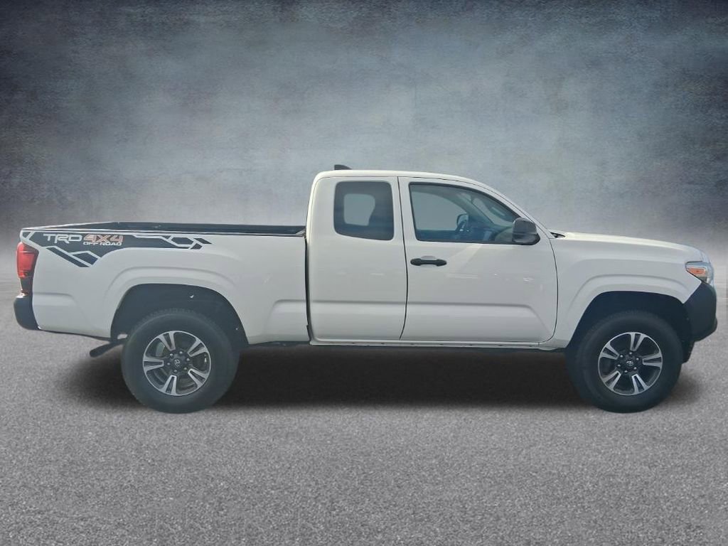 Used 2021 Toyota Tacoma SR AWD/4WD image 8