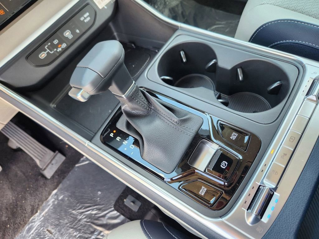 Certified 2025 Kia Carnival SX Prestige image 22