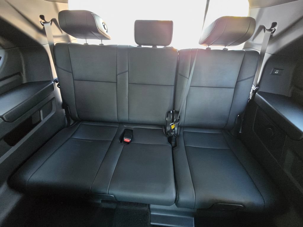 Used 2025 Toyota Sequoia Platinum AWD/4WD image 17