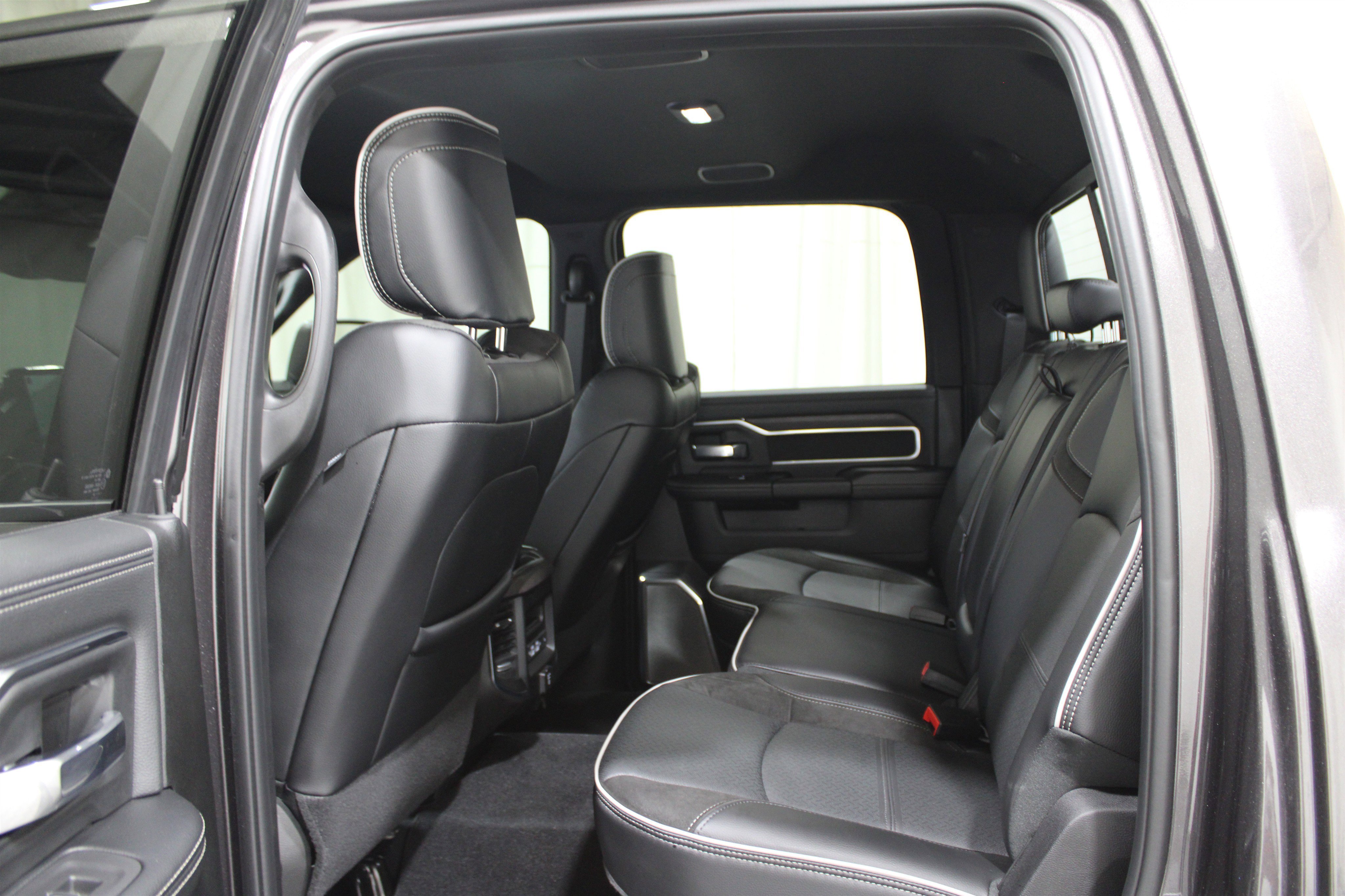 Used 2025 RAM 2500 Laramie image 32