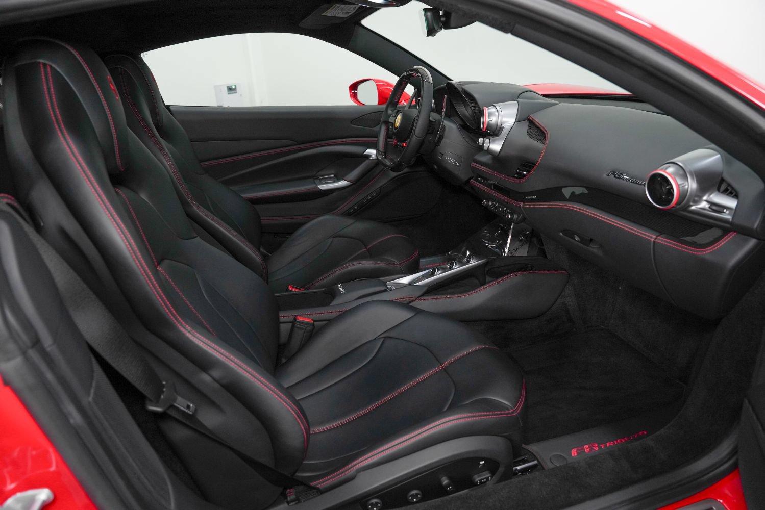 Used 2022 Ferrari F8 Tributo RWD image 2