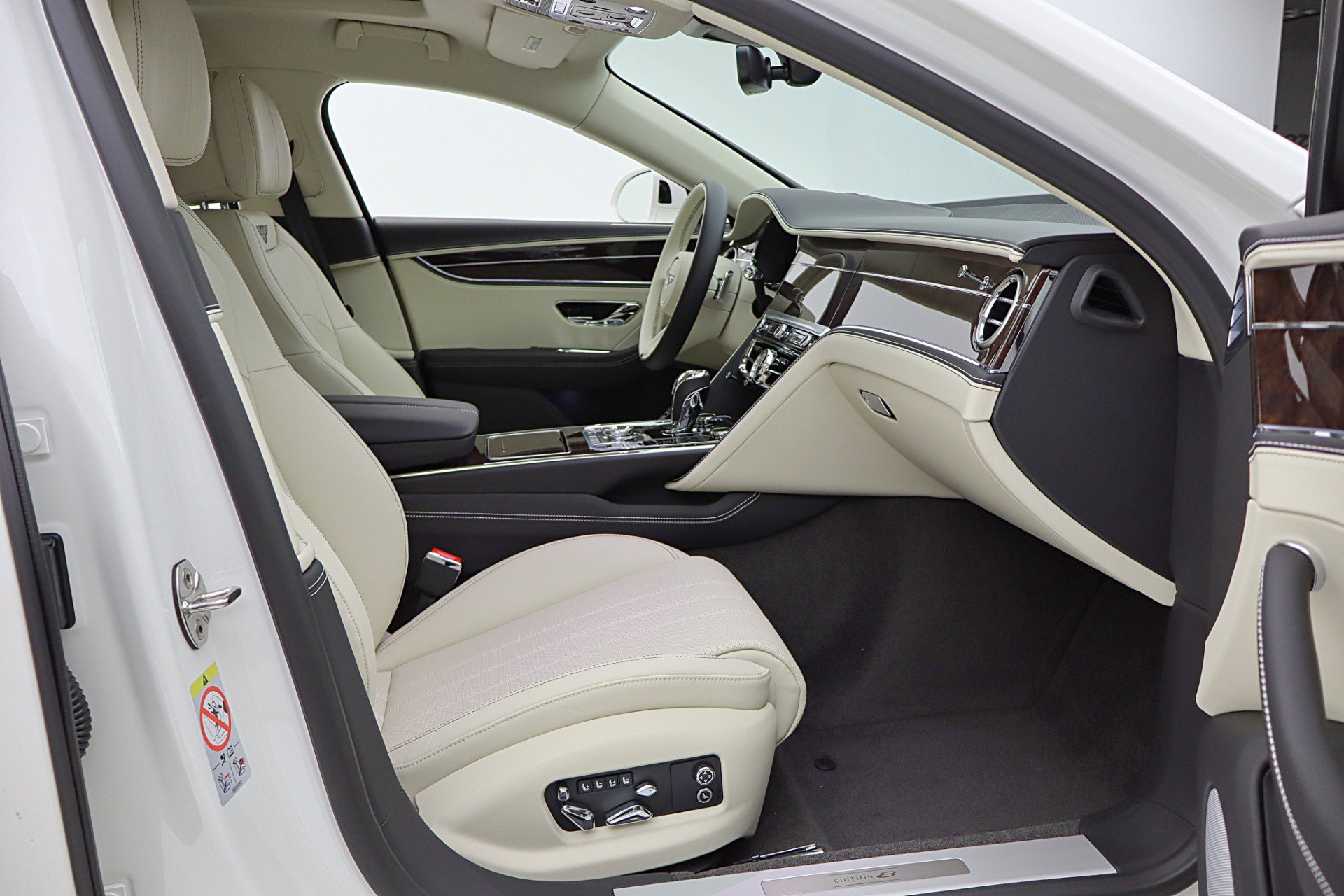 Used 2024 Bentley Flying Spur S V8 image 40