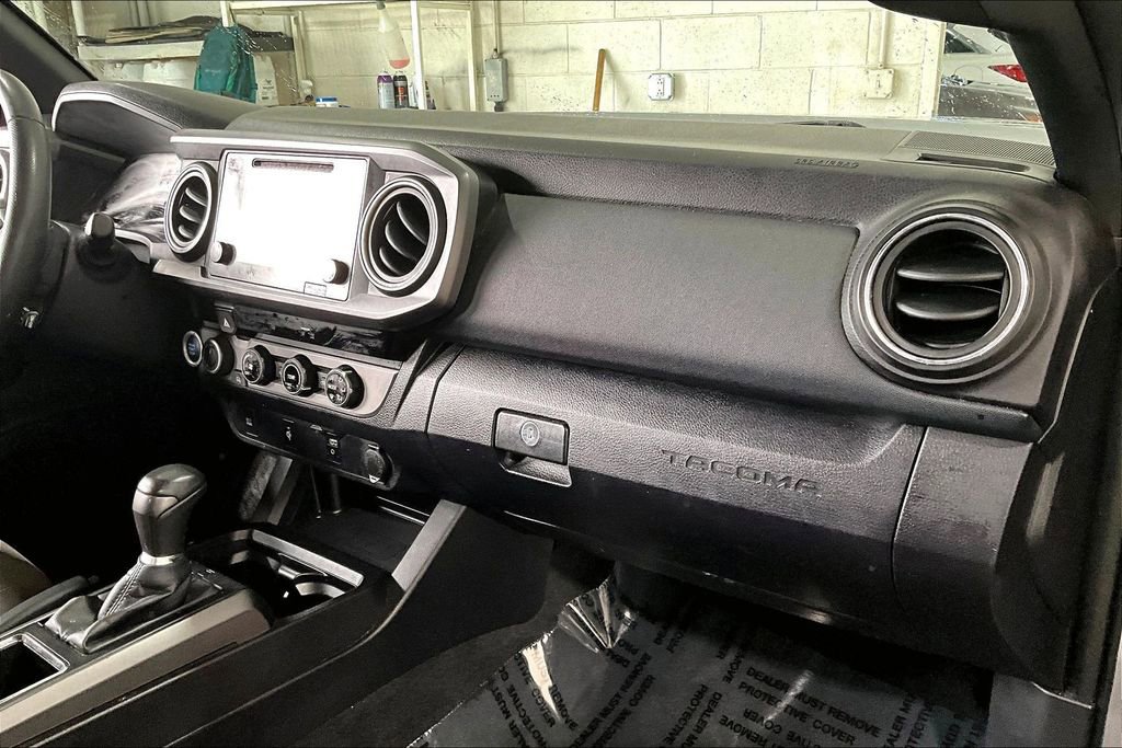 Used 2016 Toyota Tacoma TRD Off-Road w/ Towing Package image 23