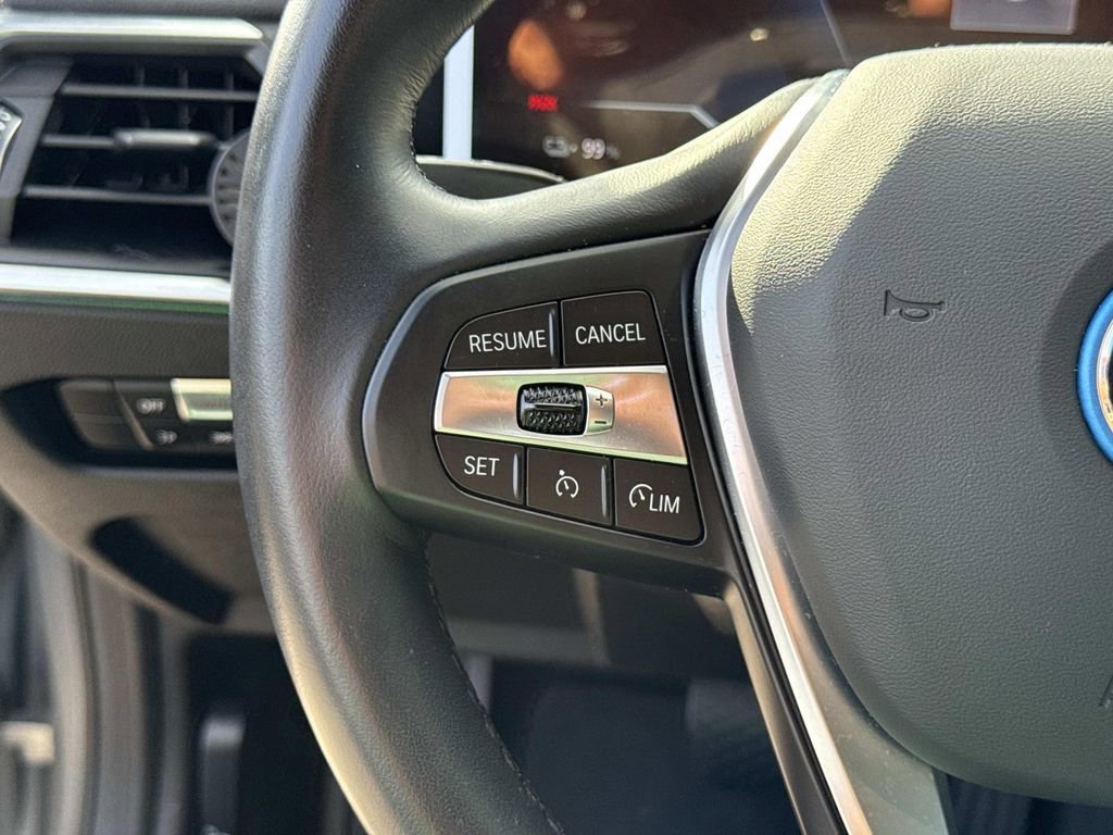 Used 2024 BMW i4 eDrive40 image 30