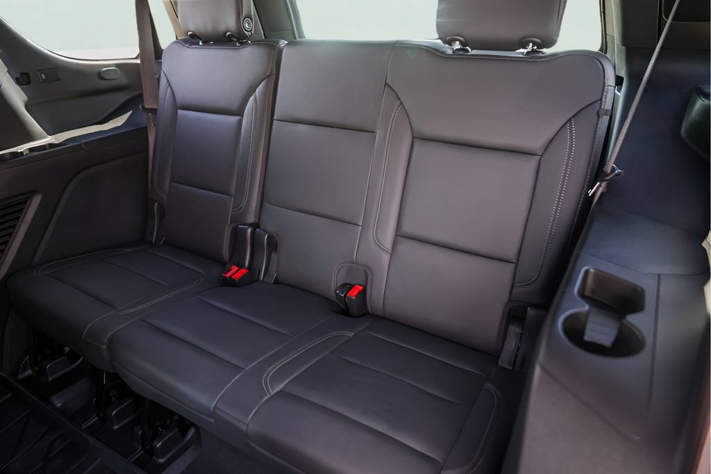 Used 2022 Chevrolet Tahoe Z71 w/ Luxury Package AWD/4WD image 27